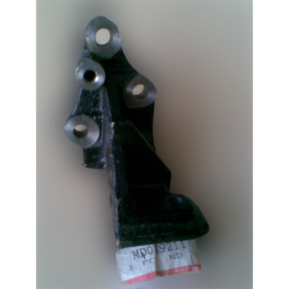 BAGLANTI BRAKETI MOTOR TAKOZ SOL
MITSUBISHI GALANT 84-87