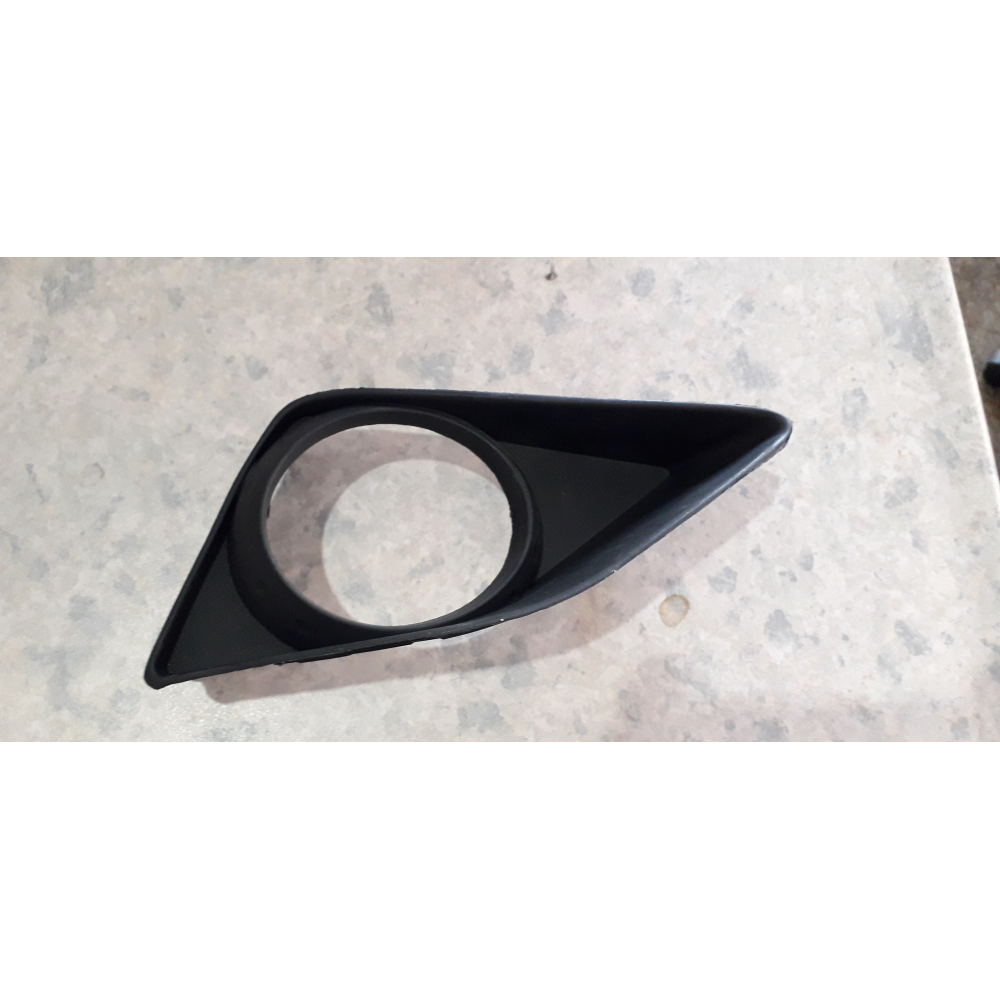 BEZEL FOGLIGHT LEFT L TOYOTA COROLLA 07-10